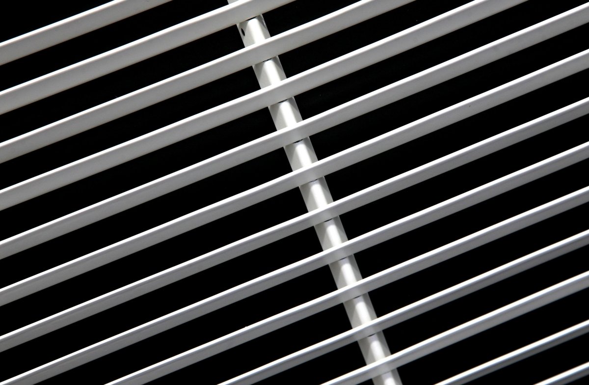 24&quot; x 14&quot; Steel Fixed Bar Return Grille - Sidewall and Ceiling - HVAC PremiumRG2414Steel FBA
